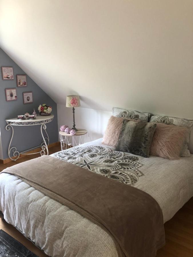 La Demeure Bed and Breakfast Sillé-le-Guillaume Buitenkant foto