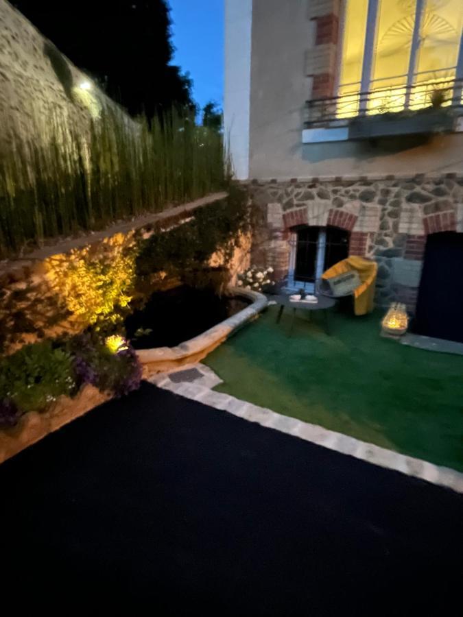 La Demeure Bed and Breakfast Sillé-le-Guillaume Buitenkant foto